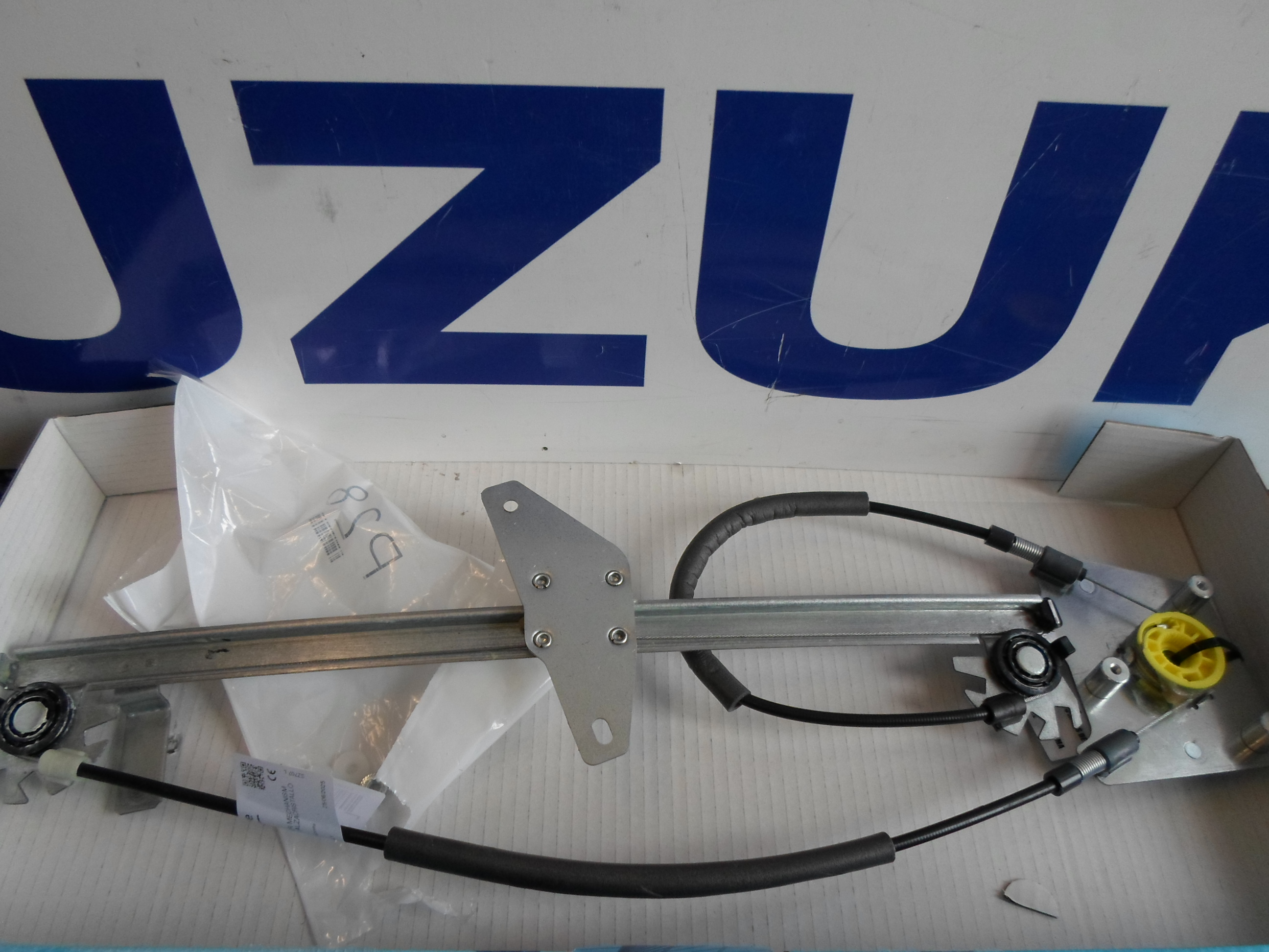 Ablakemelő szerkezet bal első Suzuki Vitara 2015-,